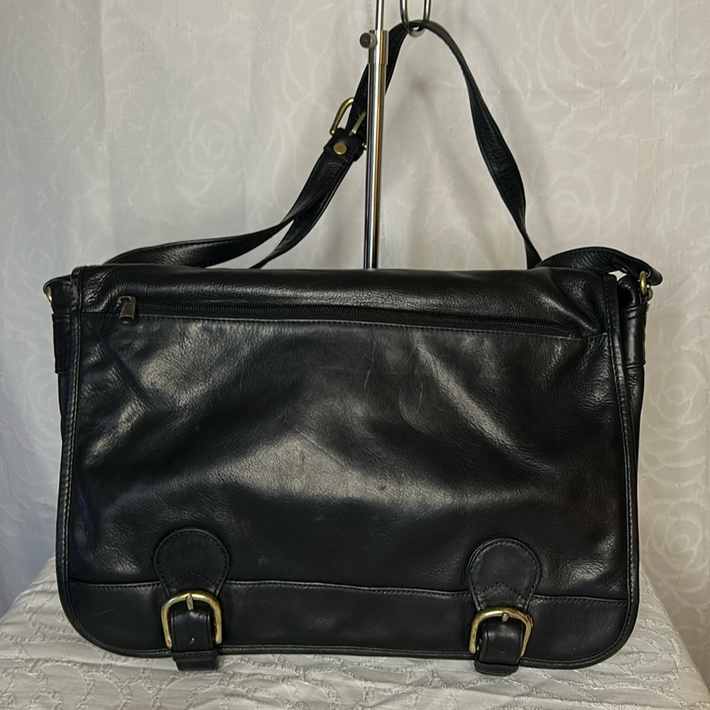 BOULDER RIDGE vintage black leather laptop messenger bag.